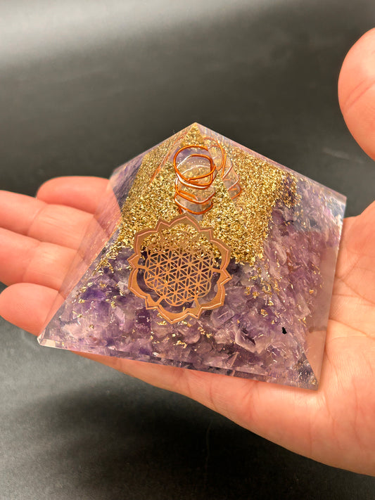 Pyramid, Orgonite,  Amethyst (VPS-10)