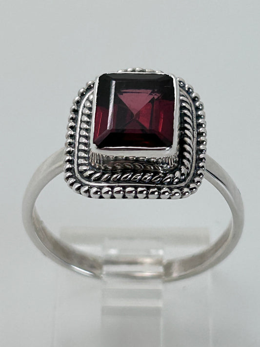 Jewelry, Women's Ring, Red Garnet, Rectangular, Sterling Silver, Size 9 - (JWR-02)