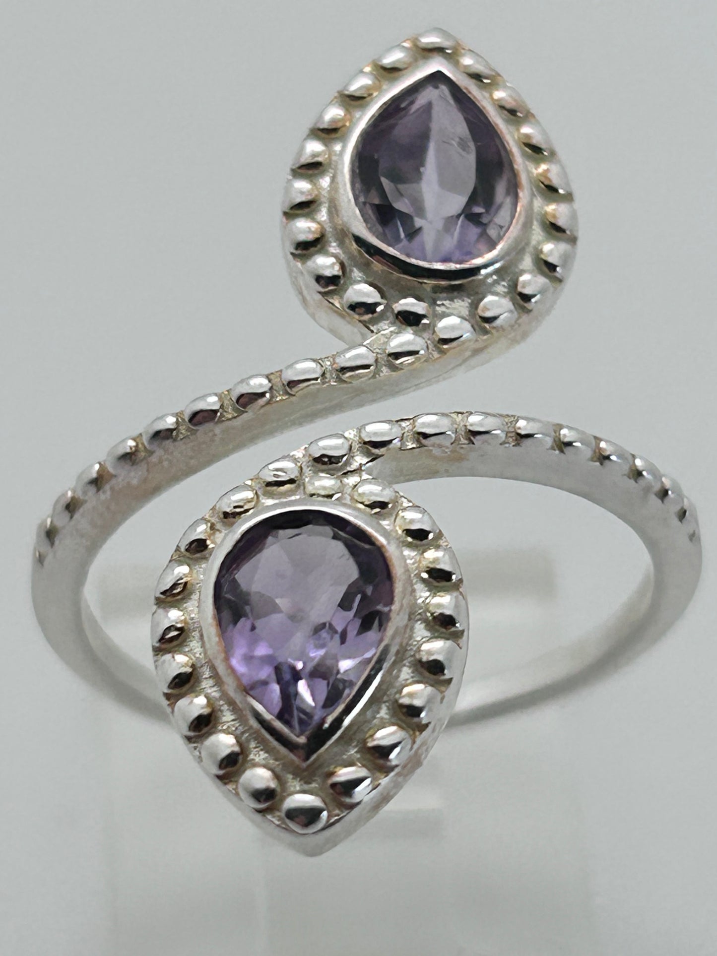 Jewelry, Woman's Ring, Amethyst, Chevon, Dual Pair Leafs, Size 8 - (JWR-43)